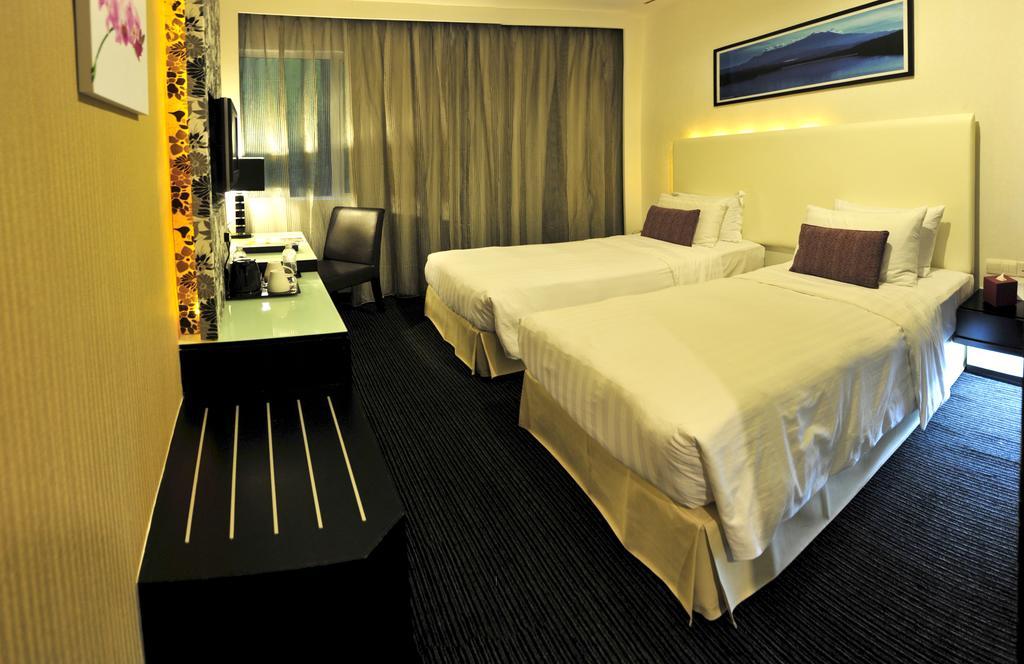 Grand Borneo Hotel Kota Kinabalu Buitenkant foto